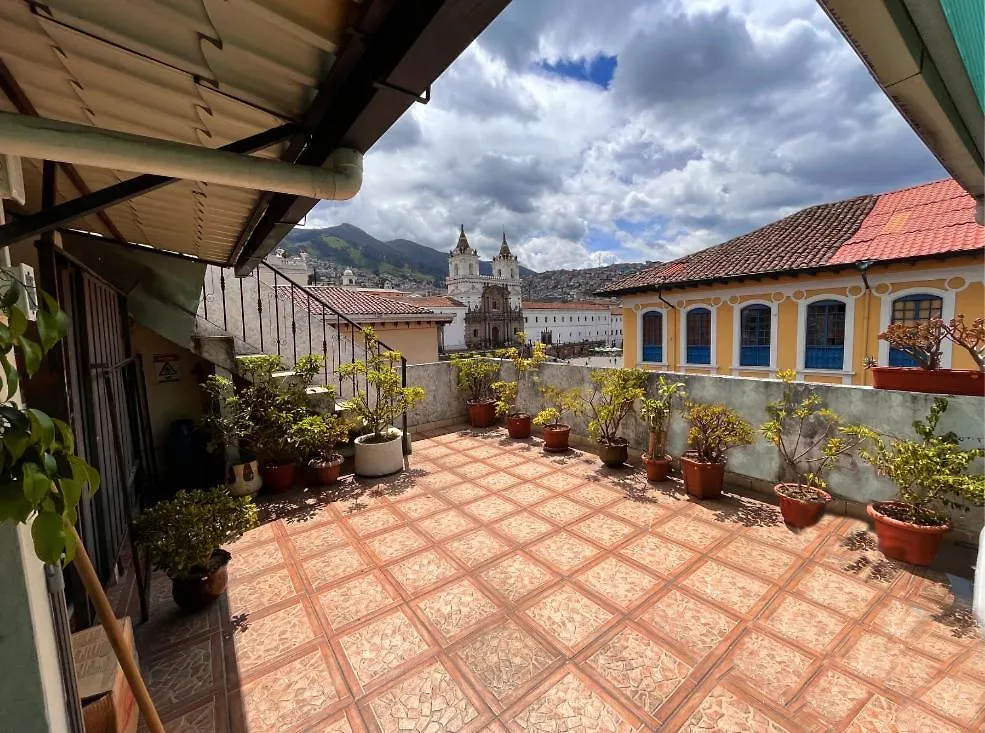 Hostal Benalcazar Quito
